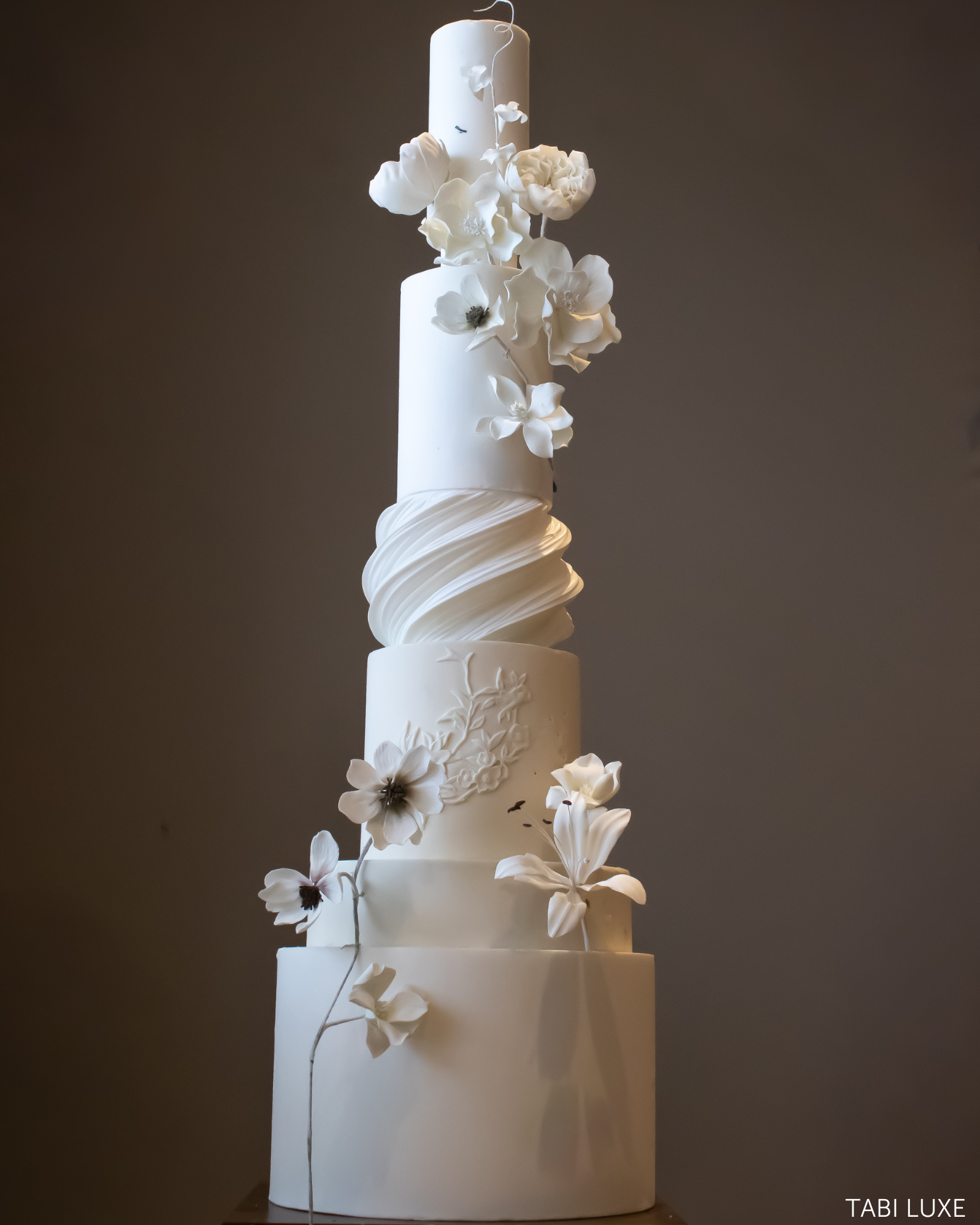 Ayo Sculpted Tier - Cake Separator - Prop Options