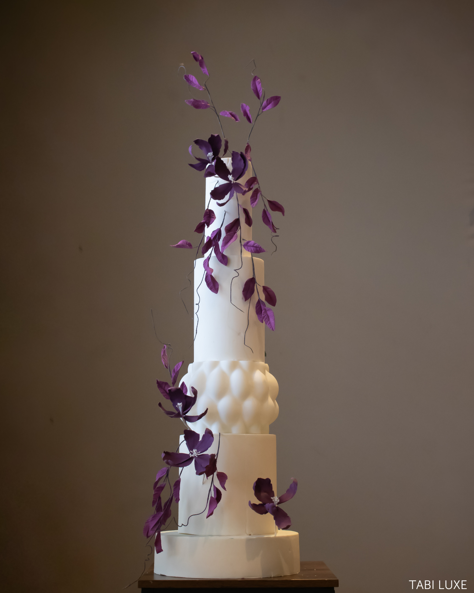 Bami Sculpted Tier - Cake Separator - Prop Options
