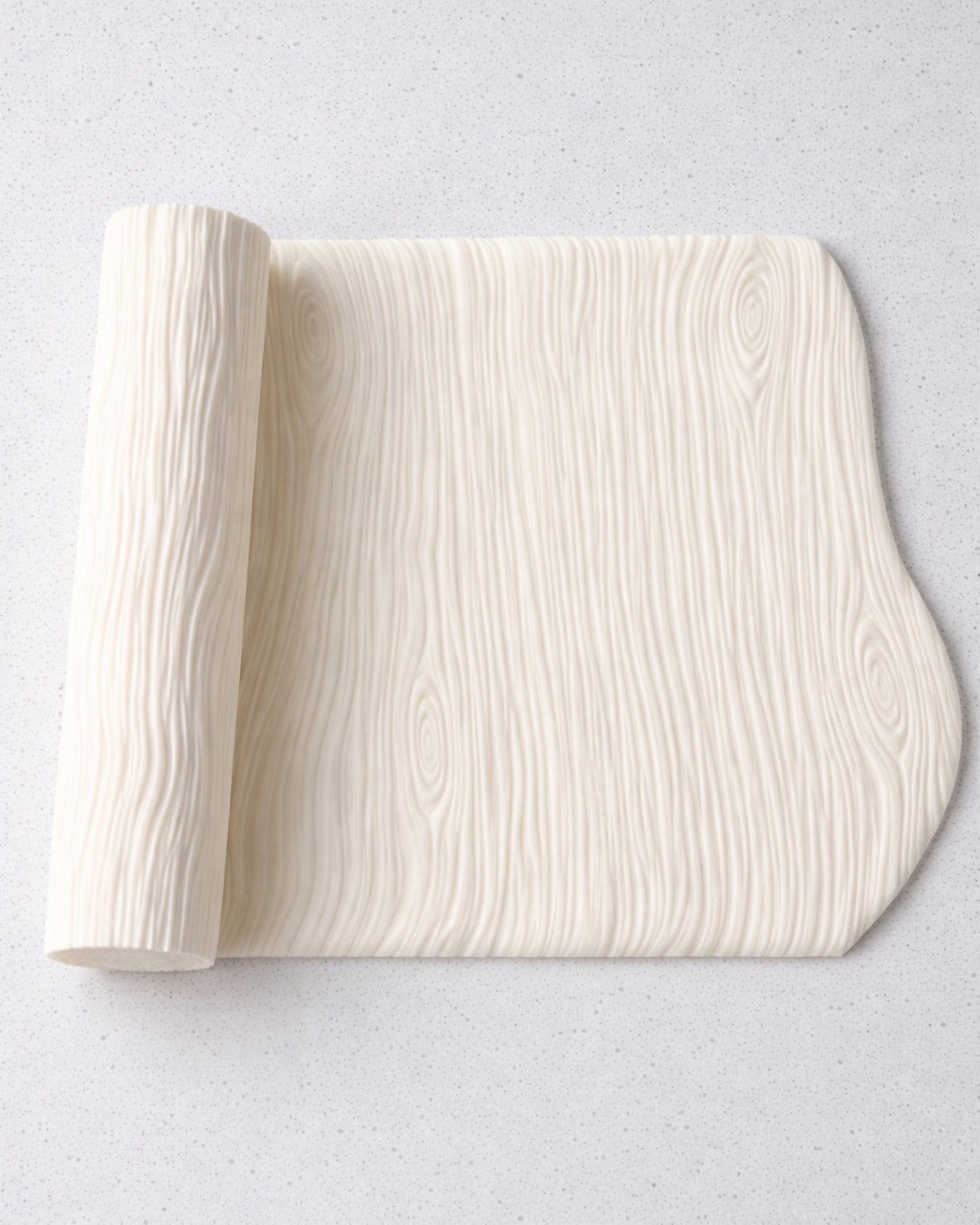 Textured rolling pin with woodgrain detail