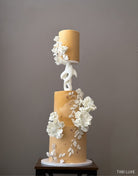 The Sculptural Tier - Tabi Luxe - photo 3 - Prop Options