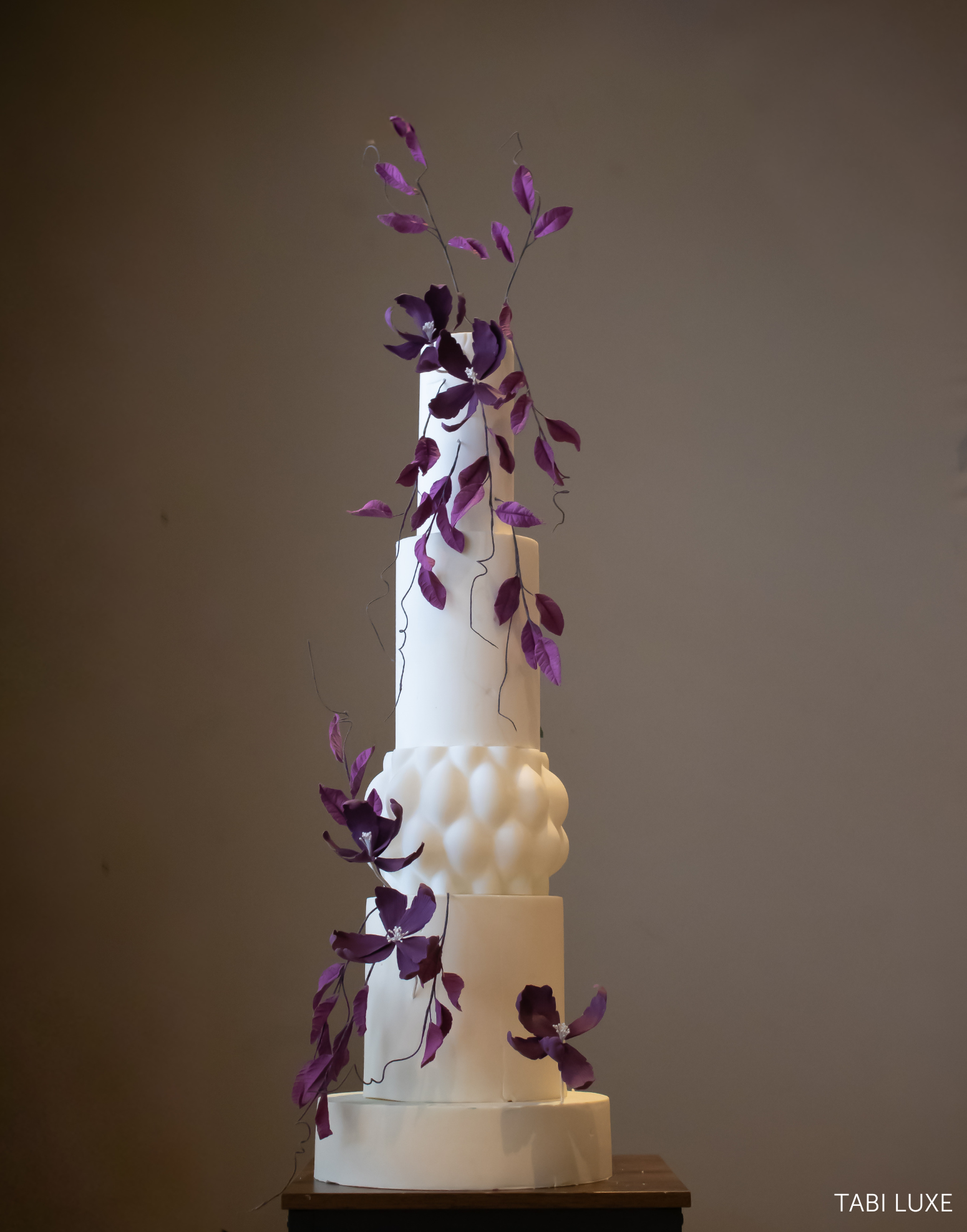Bami Sculpted Tier - Cake Separator - Prop Options