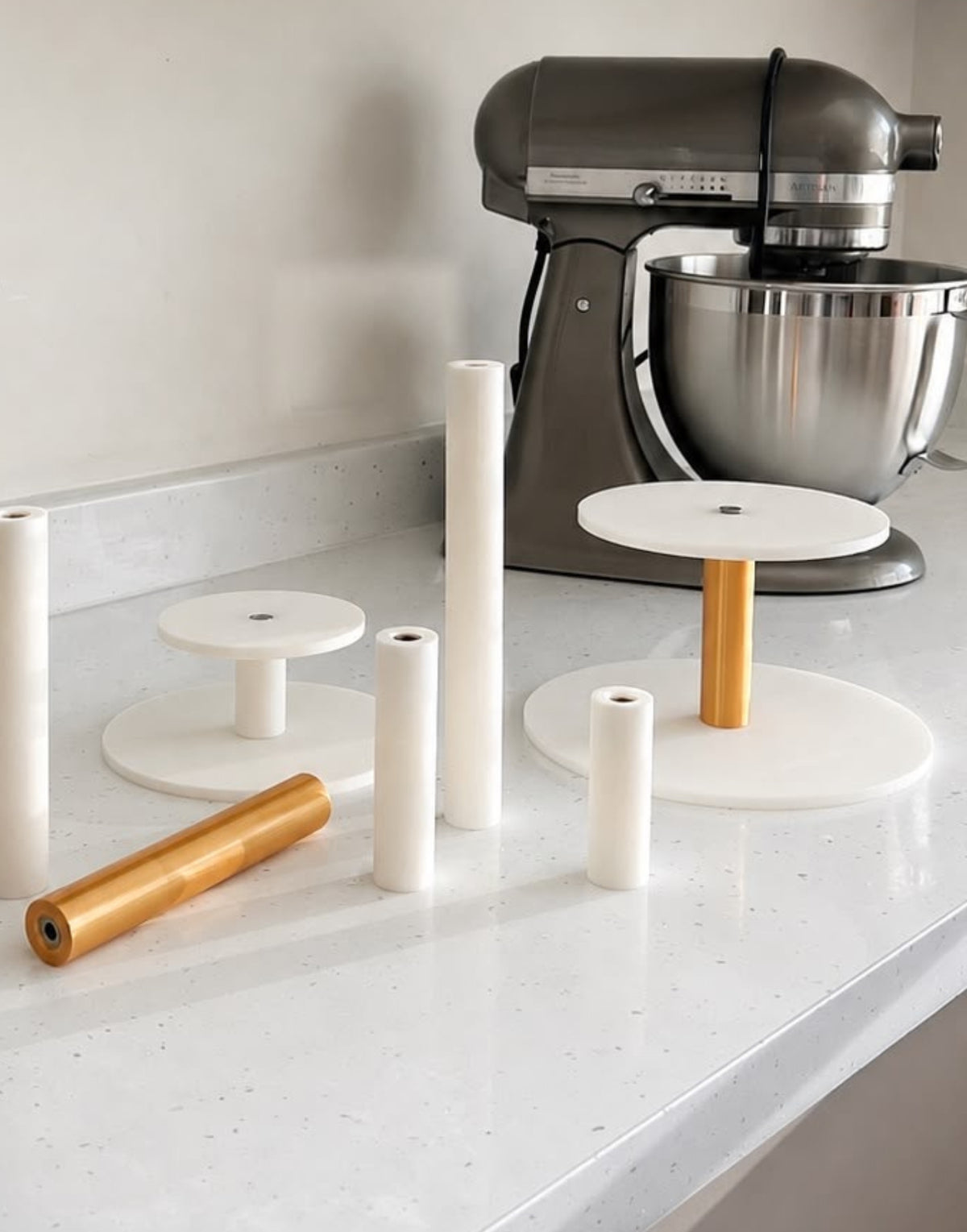 Essential Central Bar Pillar Cake Separator - photo 4 - Prop Options