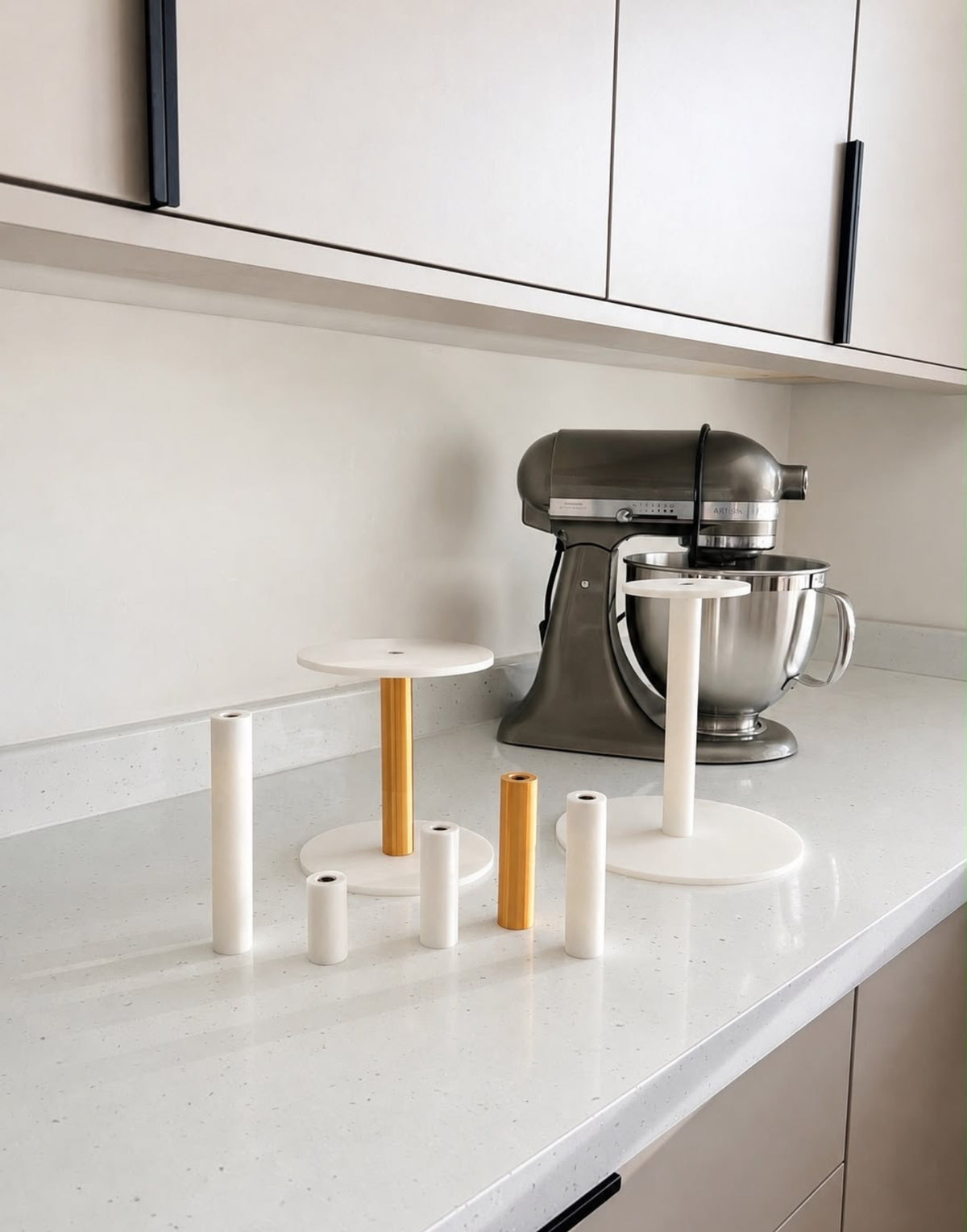 Essential Central Bar Pillar Cake Separator - photo 8 - Prop Options