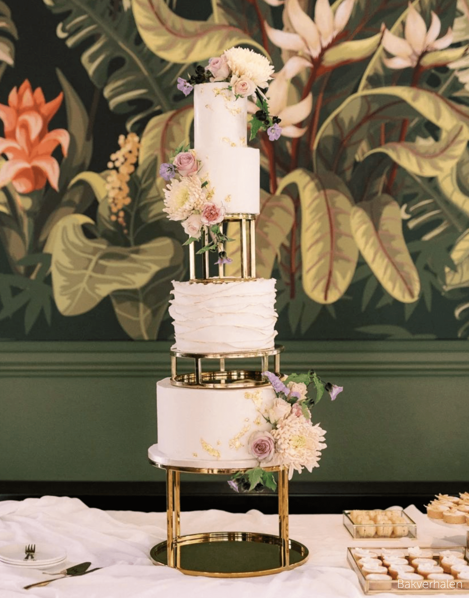 PropBundles - Set of Three - 6" & 10" Round Metallic Cake Separators and 14" Round Plinth - Prop Options