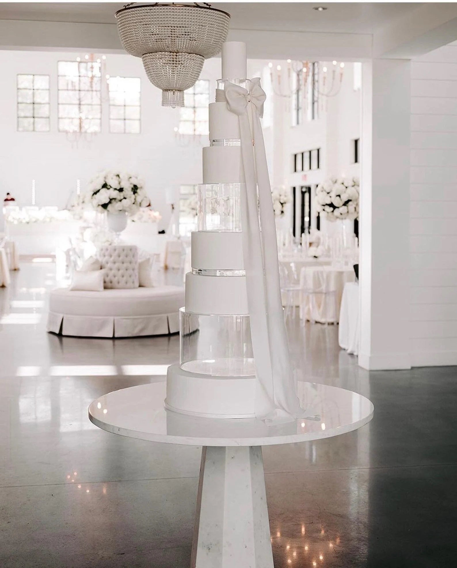 Bespoke XL premium acrylic fillable cake stand - Prop Options